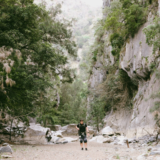 hiker at the bottom of the bungonia gorge red track hiking route
